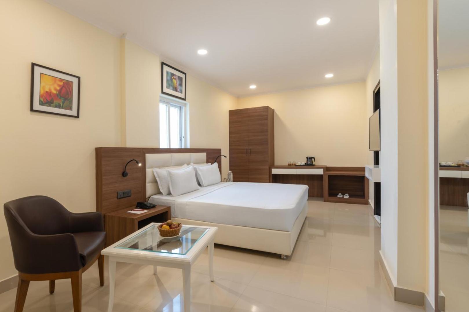 Hotel Clarks Bhowali, Nainital